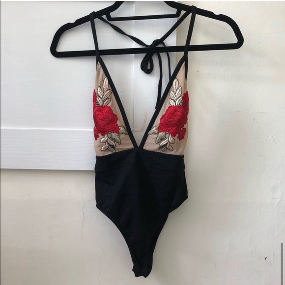 Urban outfitters Embroidered Rose Bodysuit S-NWT - Picture 6 of 9